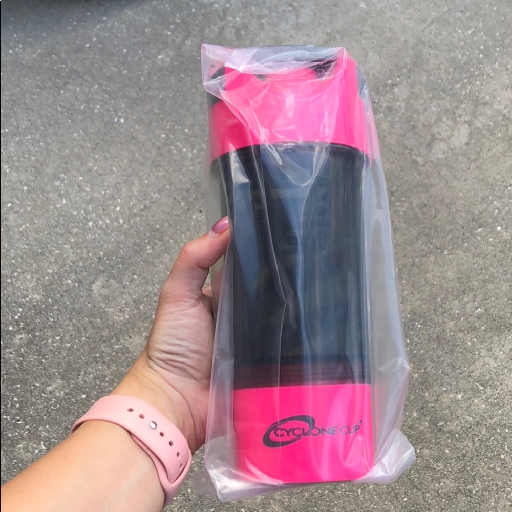SOLD! Shaker Cup